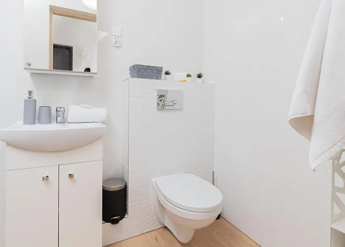 Seaside & Park By Renters Apartman *